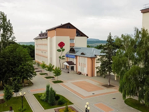  Санаторий &laquo;Елизавета&mdash;Минеральные Воды&raquo;, г. Железноводск. Территория